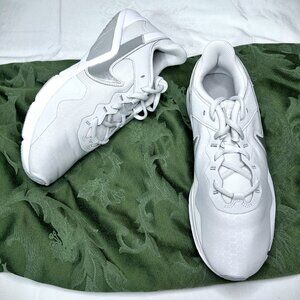 Nike Womens Legend Essential 2  Gray Running Shoes Sneakers Size 10.5  New